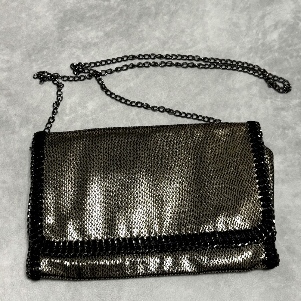 TARNISH Bags Clutch, oversized. Black and silver